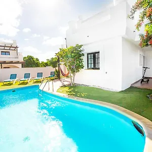 https://villa-el-roque.in-canary-islands.com
